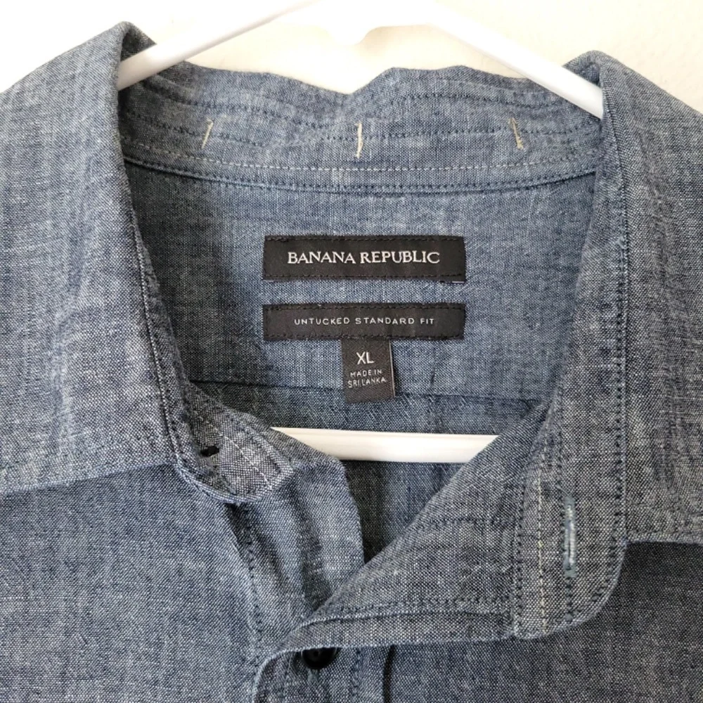 NWOT Banana Republic Untucked Standard-Fit Chambray Blue Button-Down Shirt - XL